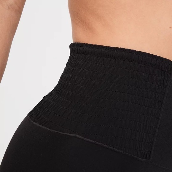 NWT OFFLINE By Aerie Real Me Smocked Legging Black Sz XS - Picture 5 of 10